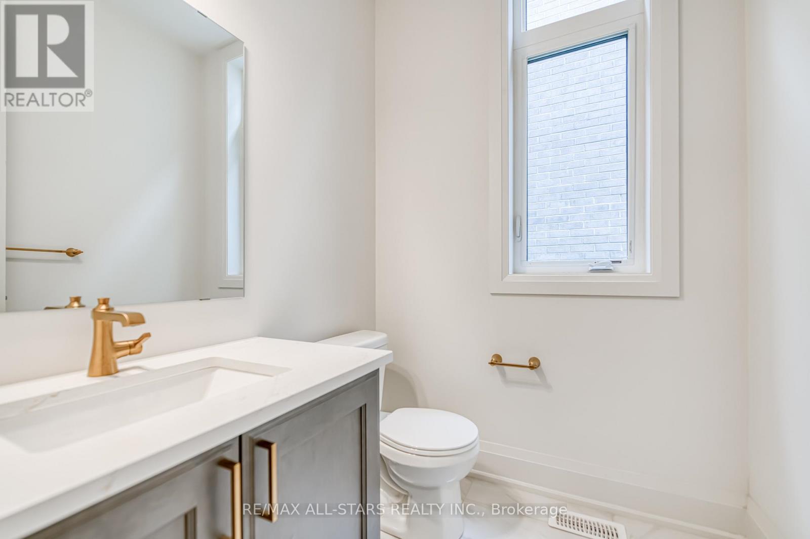 31 Bayberry Dr Bayberry Drive, Adjala-Tosorontio, Ontario  L0G 1W0 - Photo 4 - N12999174