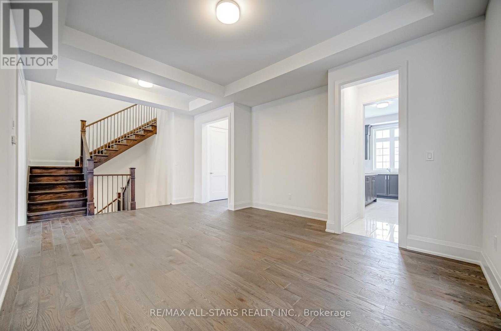 31 Bayberry Dr Bayberry Drive, Adjala-Tosorontio, Ontario  L0G 1W0 - Photo 6 - N12999174