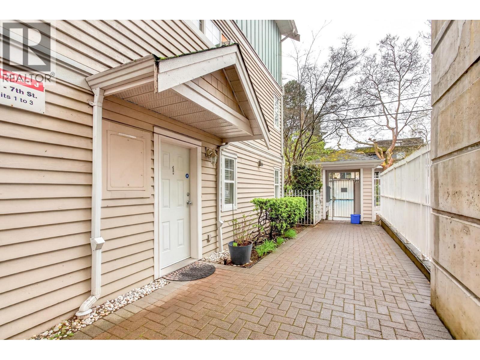 1 123 Seventh Street, New Westminster, British Columbia  V3M 6Y2 - Photo 2 - R3111537