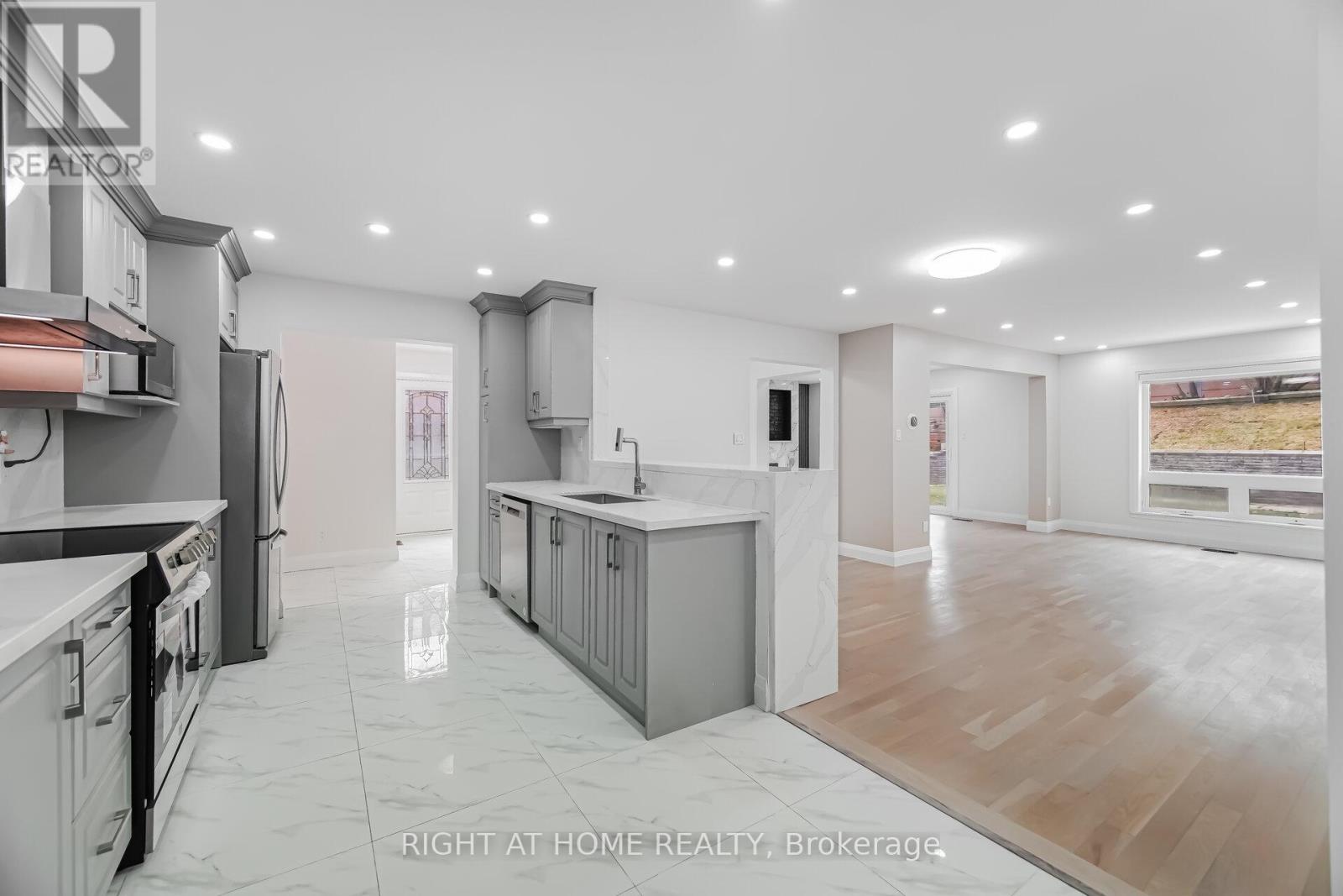 20 Pepperwood Place, Brampton, Ontario  L6S 3R9 - Photo 15 - W12999152