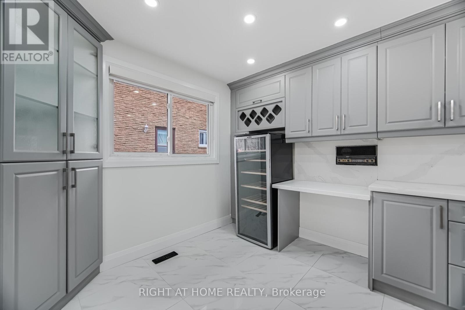 20 Pepperwood Place, Brampton, Ontario  L6S 3R9 - Photo 18 - W12999152