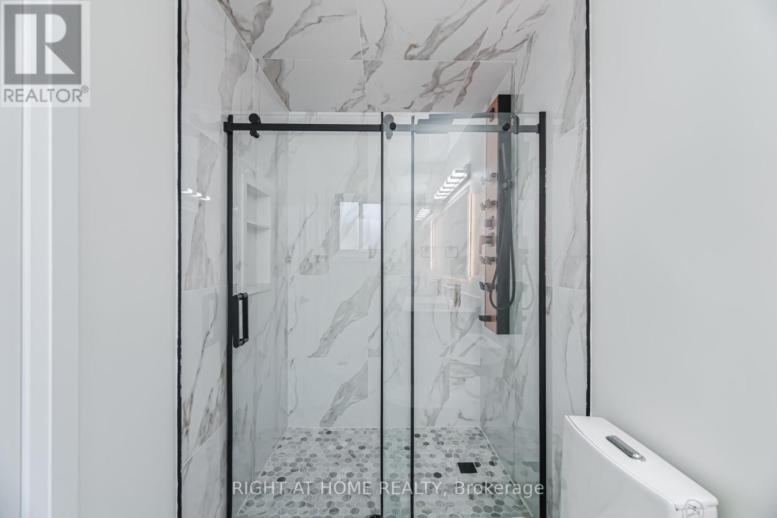 20 Pepperwood Place, Brampton, Ontario  L6S 3R9 - Photo 27 - W12999152