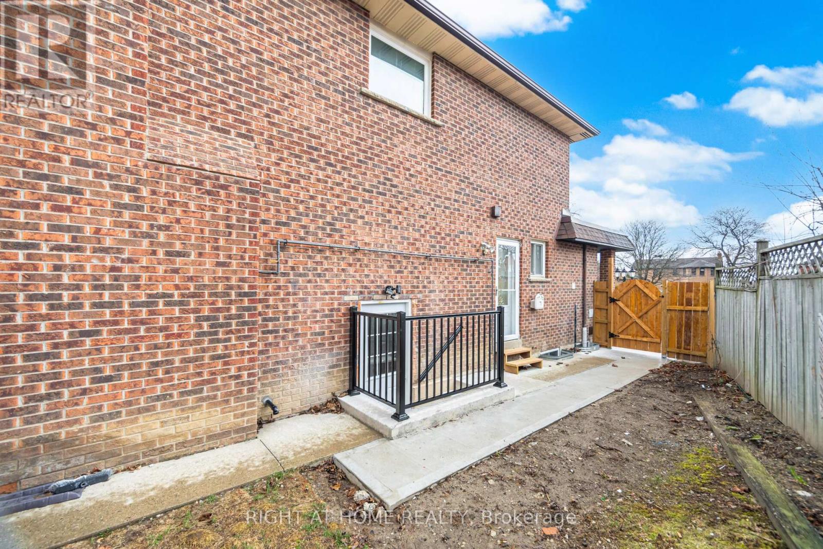 20 Pepperwood Place, Brampton, Ontario  L6S 3R9 - Photo 40 - W12999152