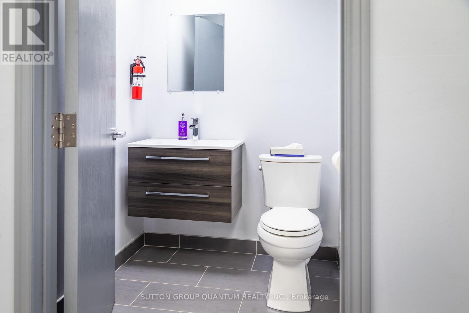 19 - 5100 South Service Road, Burlington, Ontario  L7L 6A5 - Photo 10 - W12999168