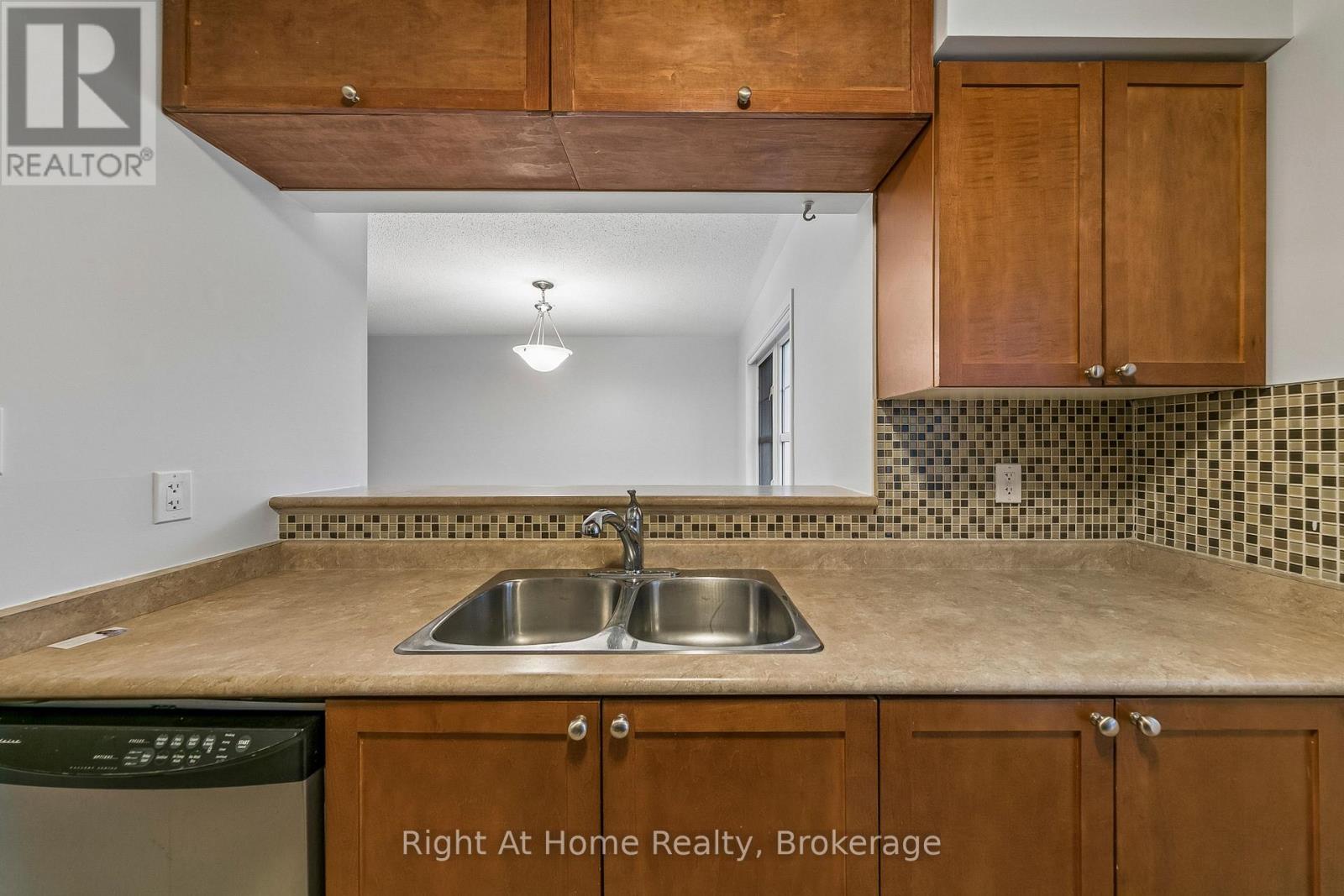 650 Frank Place, Milton, Ontario  L9T 0P8 - Photo 9 - W12754344