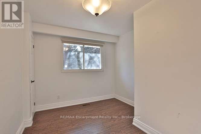 1336 Queen Victoria Avenue, Mississauga, Ontario  L5H 3H3 - Photo 30 - W12985648