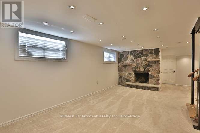 1336 Queen Victoria Avenue, Mississauga, Ontario  L5H 3H3 - Photo 34 - W12985648