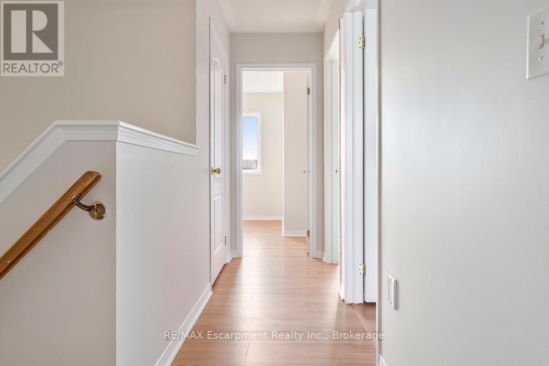 4832 Capri Crescent, Burlington, Ontario  L7M 0H9 - Photo 19 - W12989610