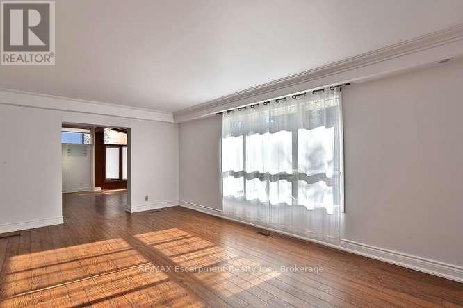 1336 Queen Victoria Avenue, Mississauga, Ontario  L5H 3H3 - Photo 7 - W12985648