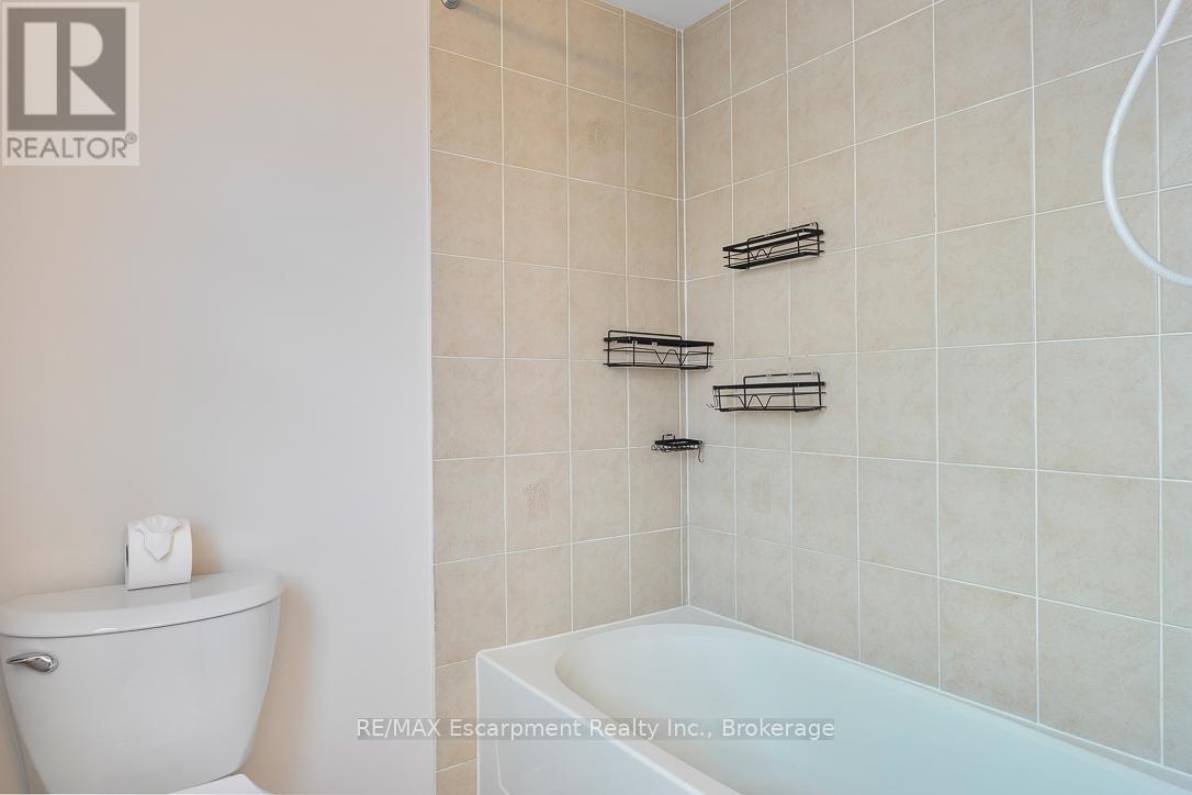 4832 Capri Crescent, Burlington, Ontario  L7M 0H9 - Photo 31 - W12989610