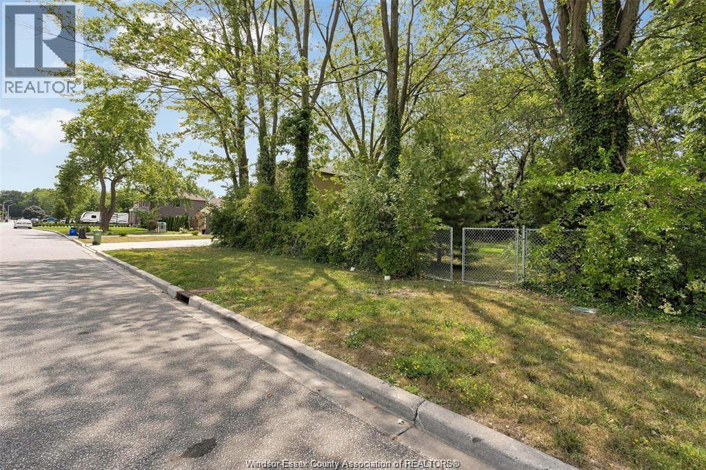 V/l Eastlawn, Windsor, Ontario  N8S 3G7 - Photo 2 - 26008132