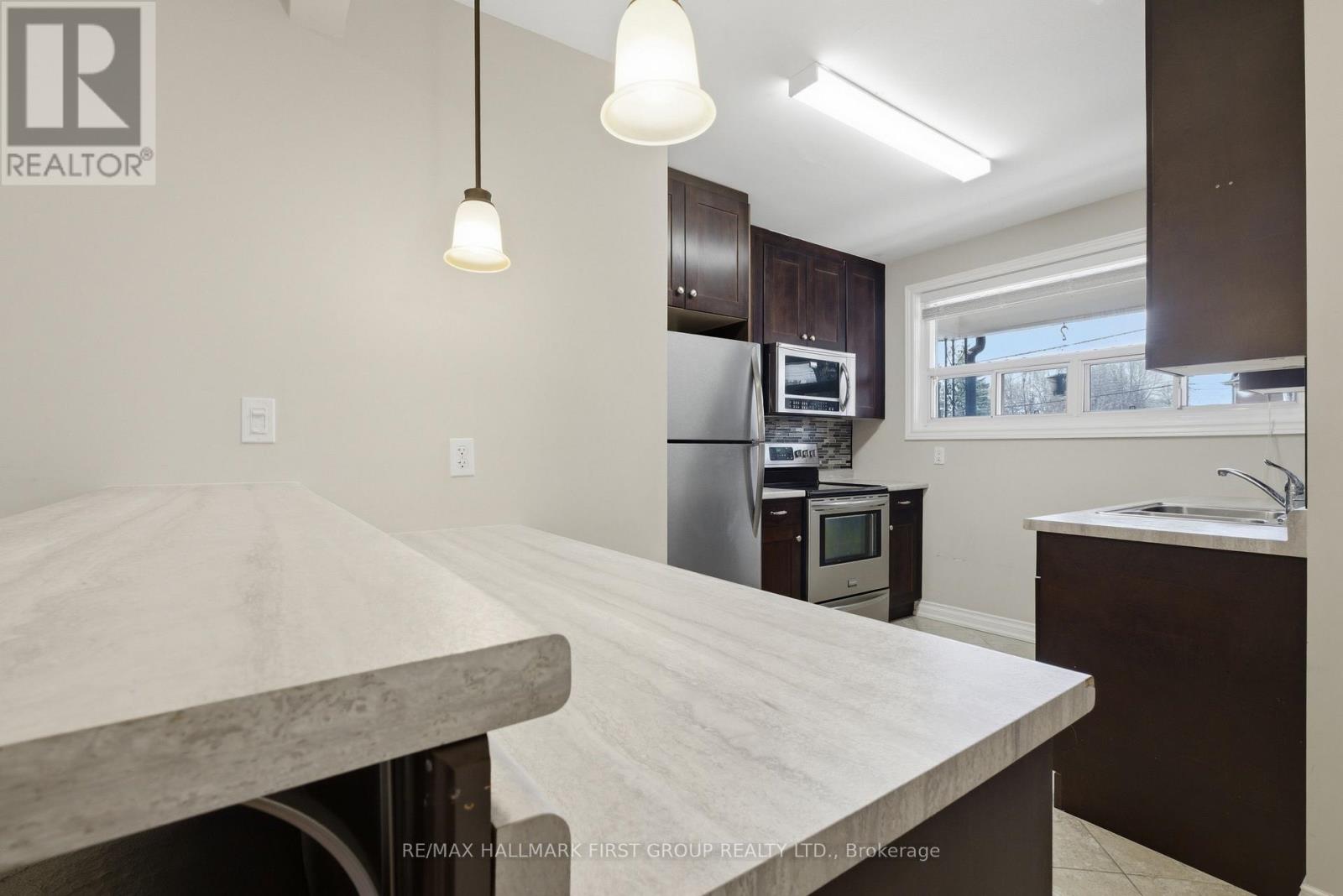 Main - 303 Rossland Road W, Whitby, Ontario  L1N 3H8 - Photo 10 - E12999218