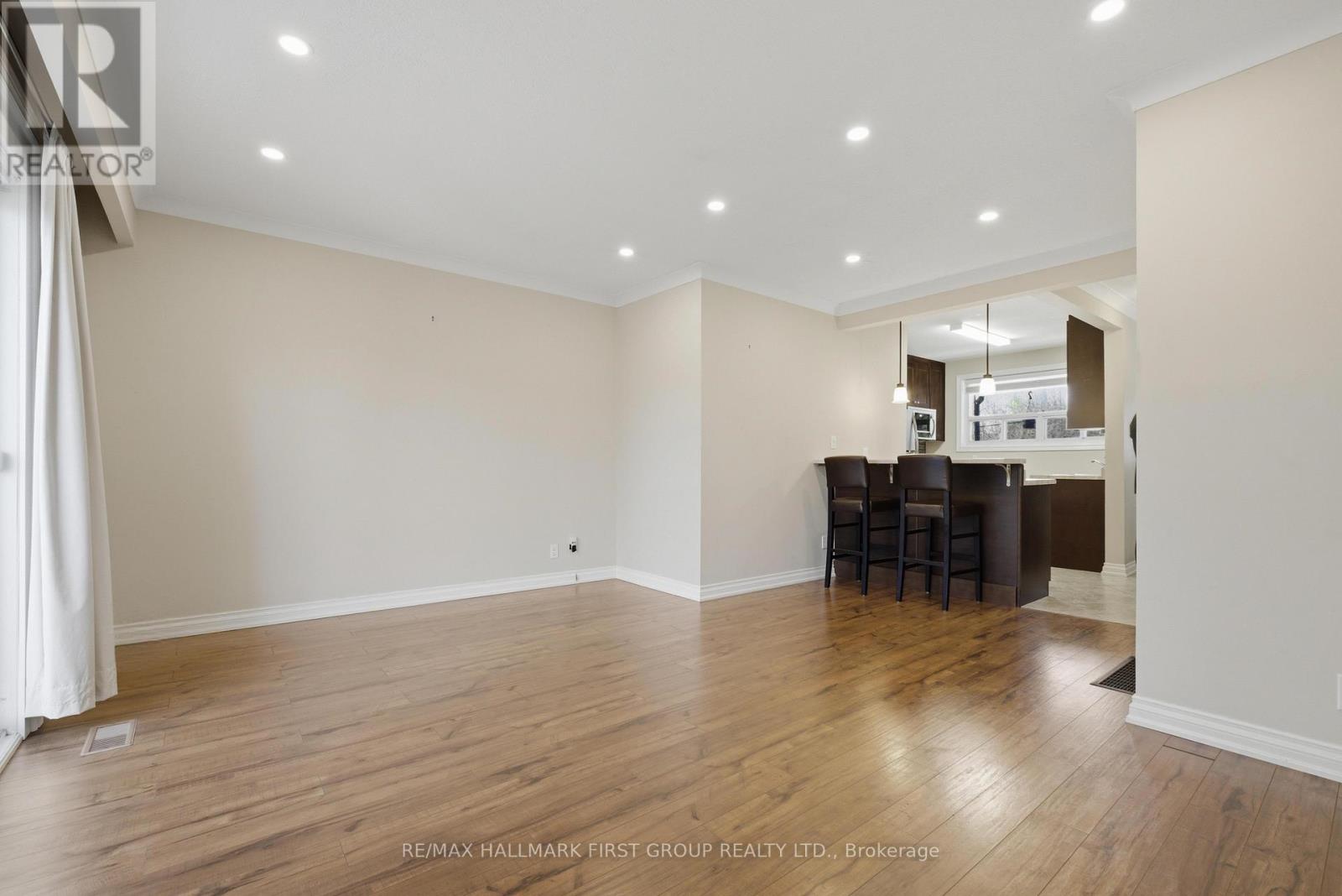 Main - 303 Rossland Road W, Whitby, Ontario  L1N 3H8 - Photo 6 - E12999218