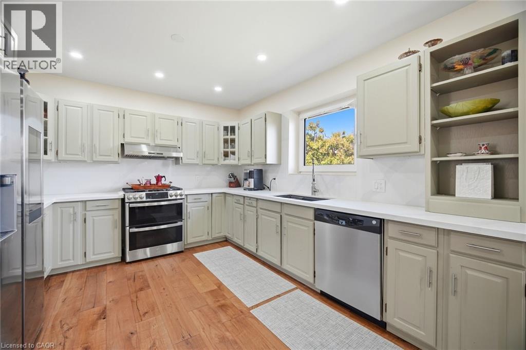 38 Leclaire Street, Hamilton, Ontario  L9C 5X3 - Photo 14 - 40820921