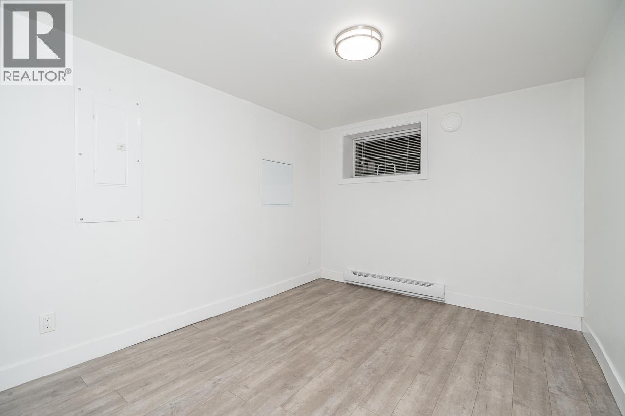 7749 Lee Street, Burnaby, British Columbia  V3N 4B9 - Photo 30 - R3111526