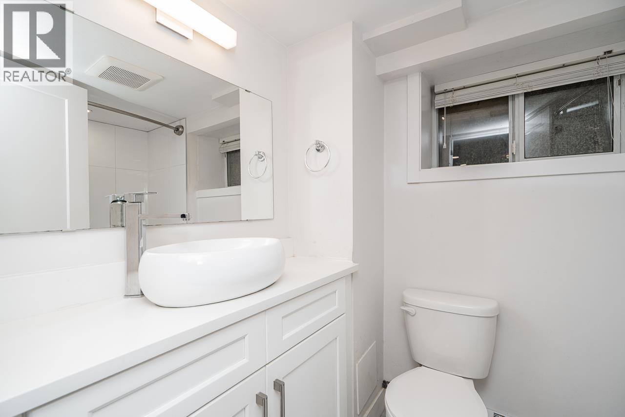 7749 Lee Street, Burnaby, British Columbia  V3N 4B9 - Photo 31 - R3111526