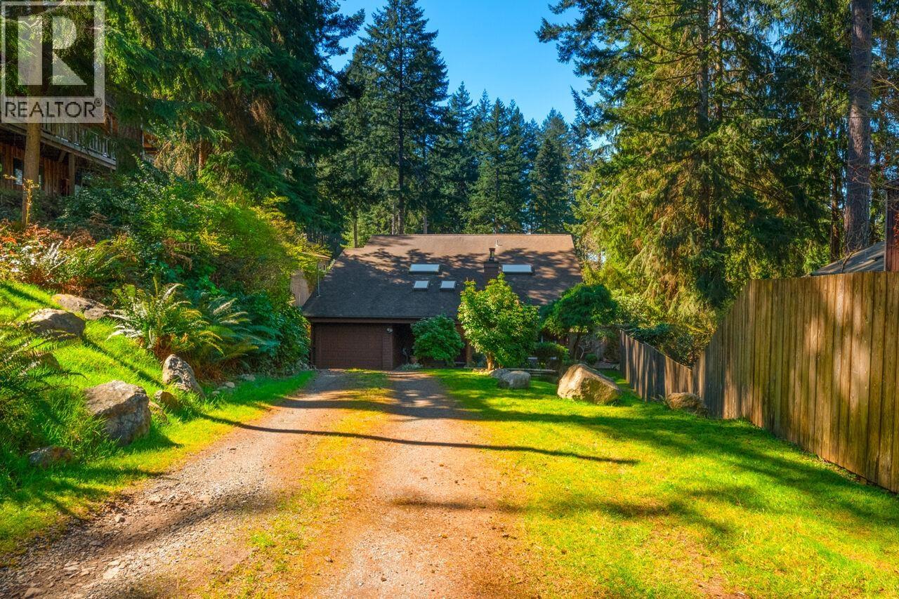 574 Cowan Road, Bowen Island, British Columbia  V0N 1G2 - Photo 2 - R3111630