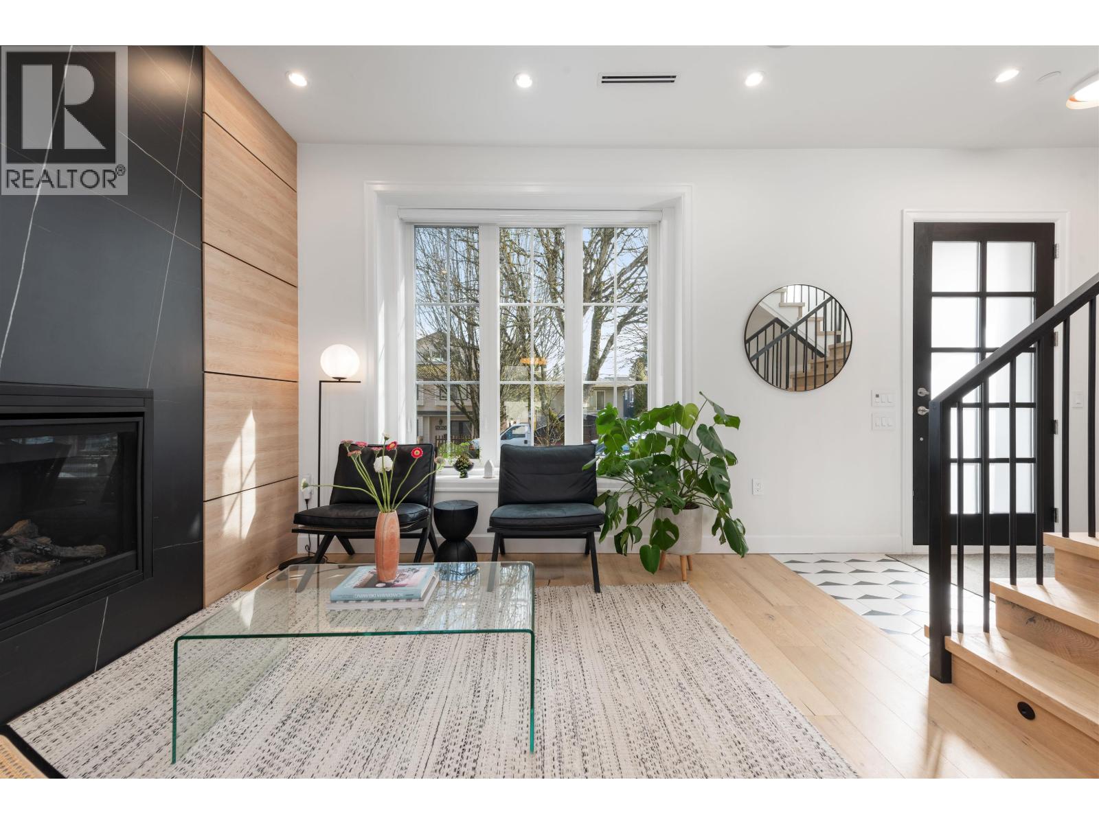 5059 Sherbrooke Street, Vancouver, British Columbia  V5W 3M1 - Photo 3 - R3111631