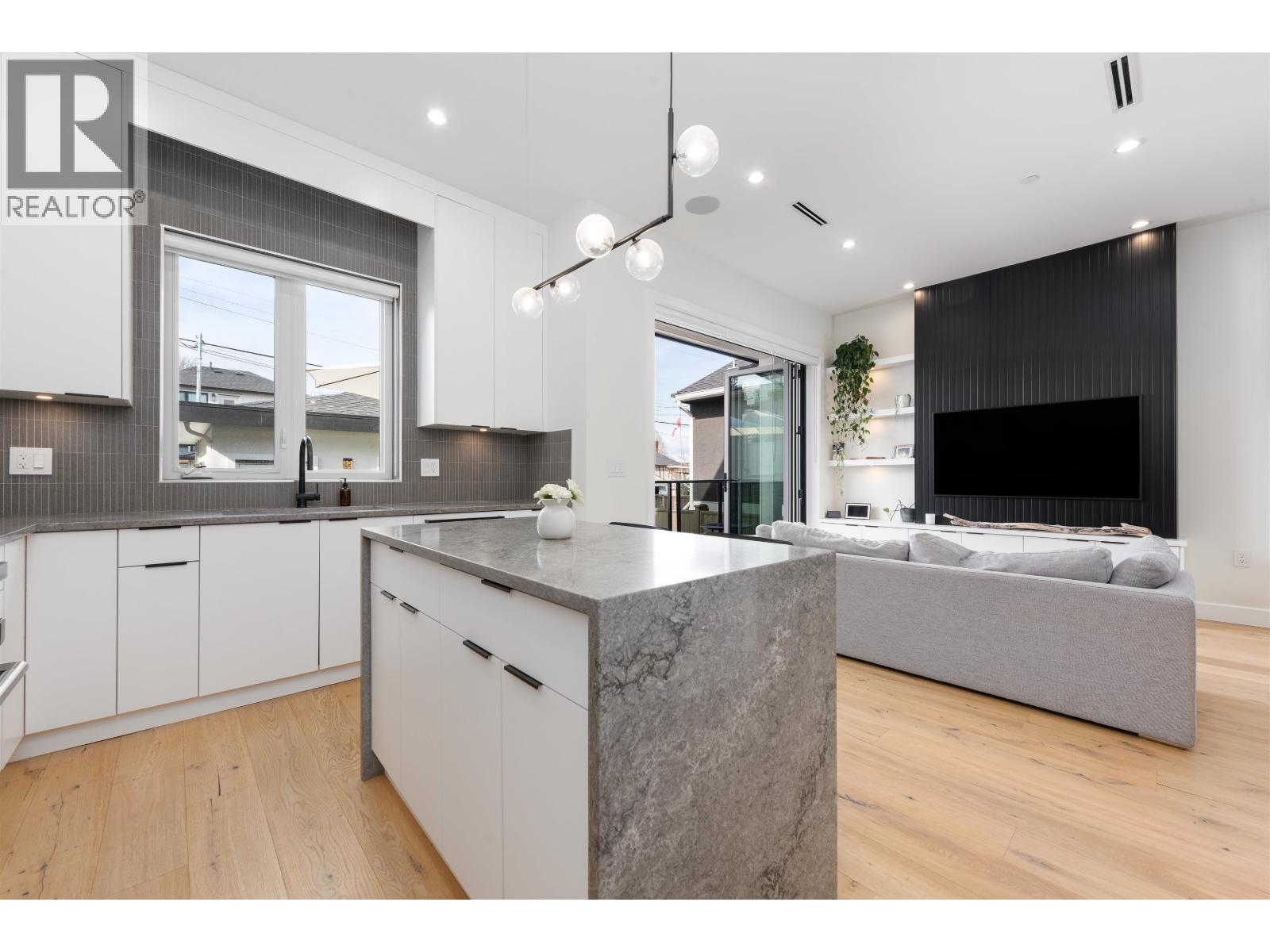 5059 Sherbrooke Street, Vancouver, British Columbia  V5W 3M1 - Photo 9 - R3111631