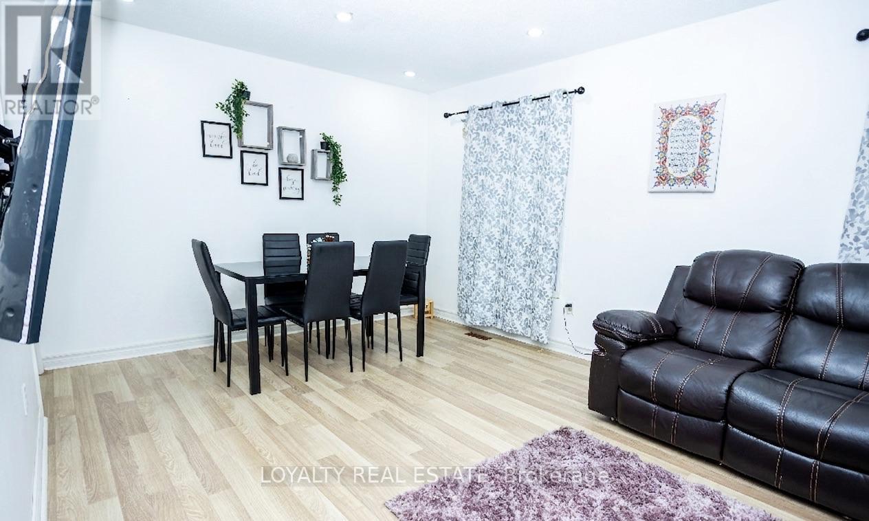 1540 Marshcourt Drive, Pickering, Ontario  L1V 6C6 - Photo 4 - E12999216