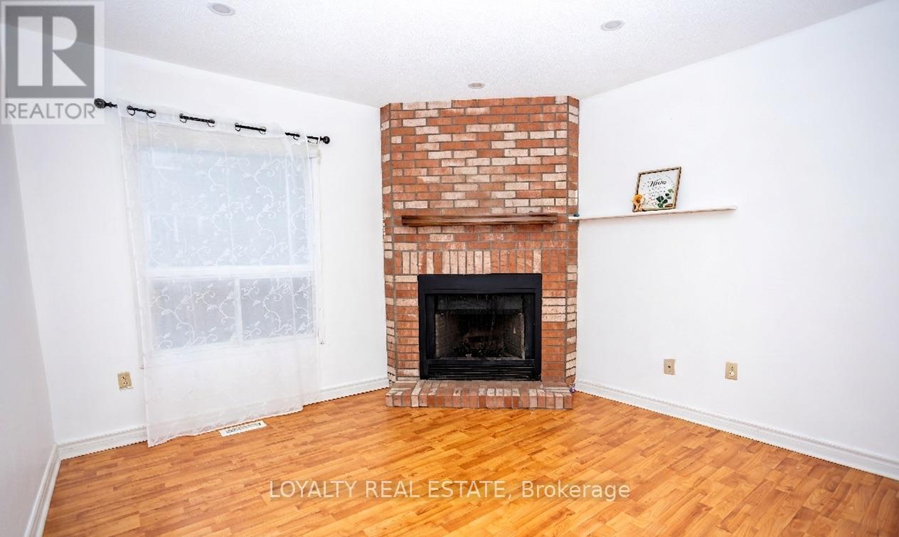 1540 Marshcourt Drive, Pickering, Ontario  L1V 6C6 - Photo 7 - E12999216