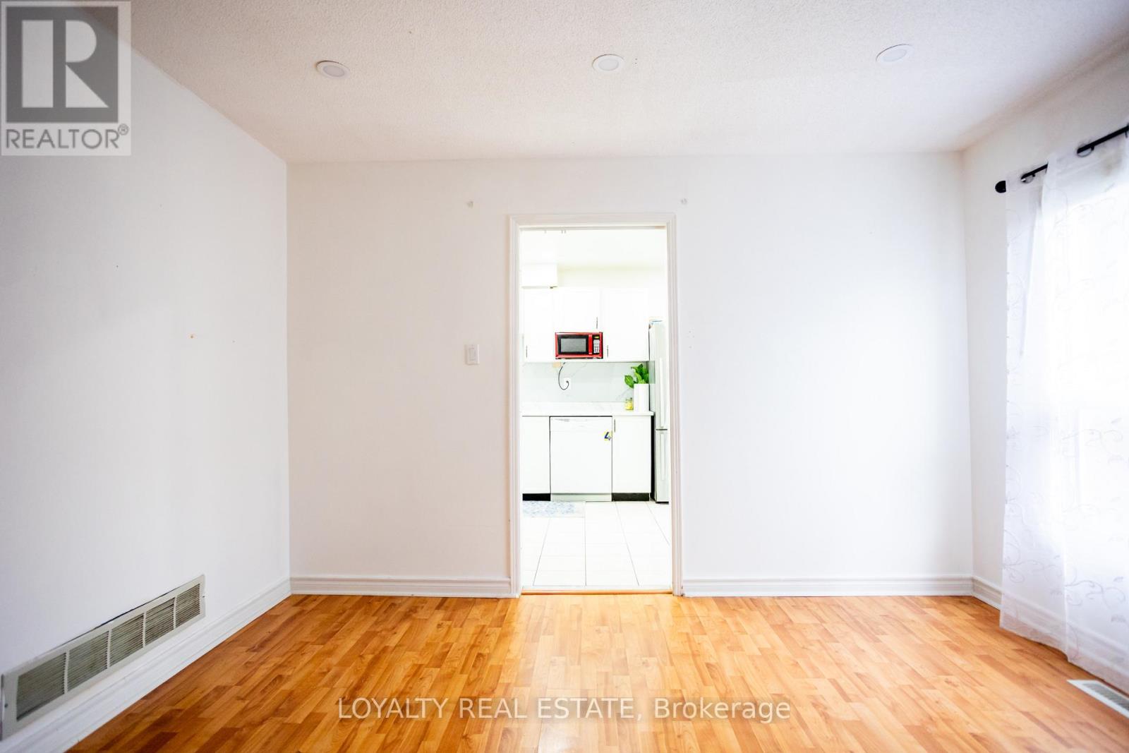 1540 Marshcourt Drive, Pickering, Ontario  L1V 6C6 - Photo 8 - E12999216