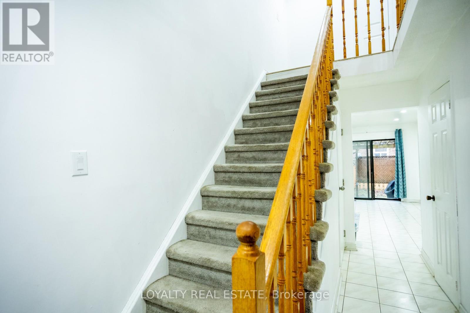 1540 Marshcourt Drive, Pickering, Ontario  L1V 6C6 - Photo 9 - E12999216