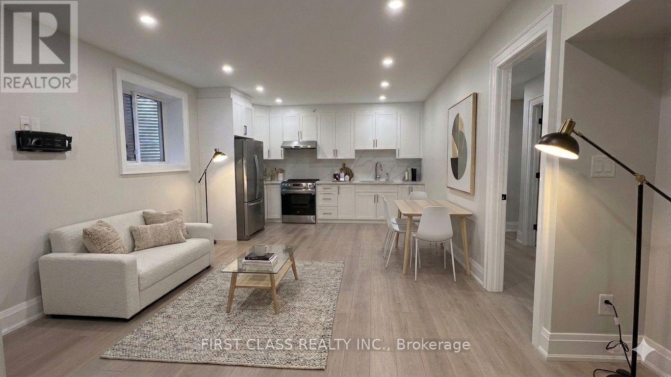 107 LANKIN BOULEVARD, Toronto, Ontario