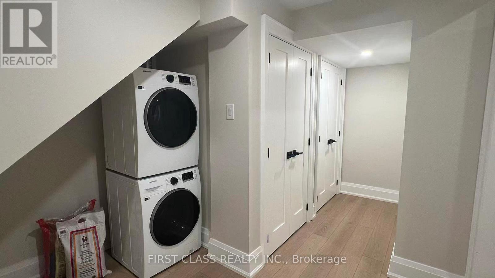 107 Lankin Boulevard, Toronto, Ontario  M4J 4X2 - Photo 10 - E12999222