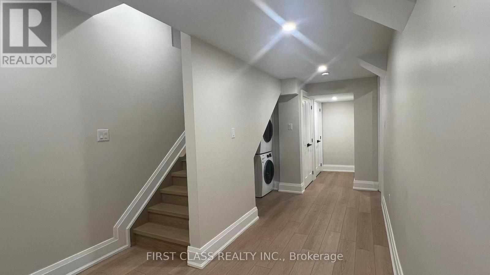 107 Lankin Boulevard, Toronto, Ontario  M4J 4X2 - Photo 11 - E12999222