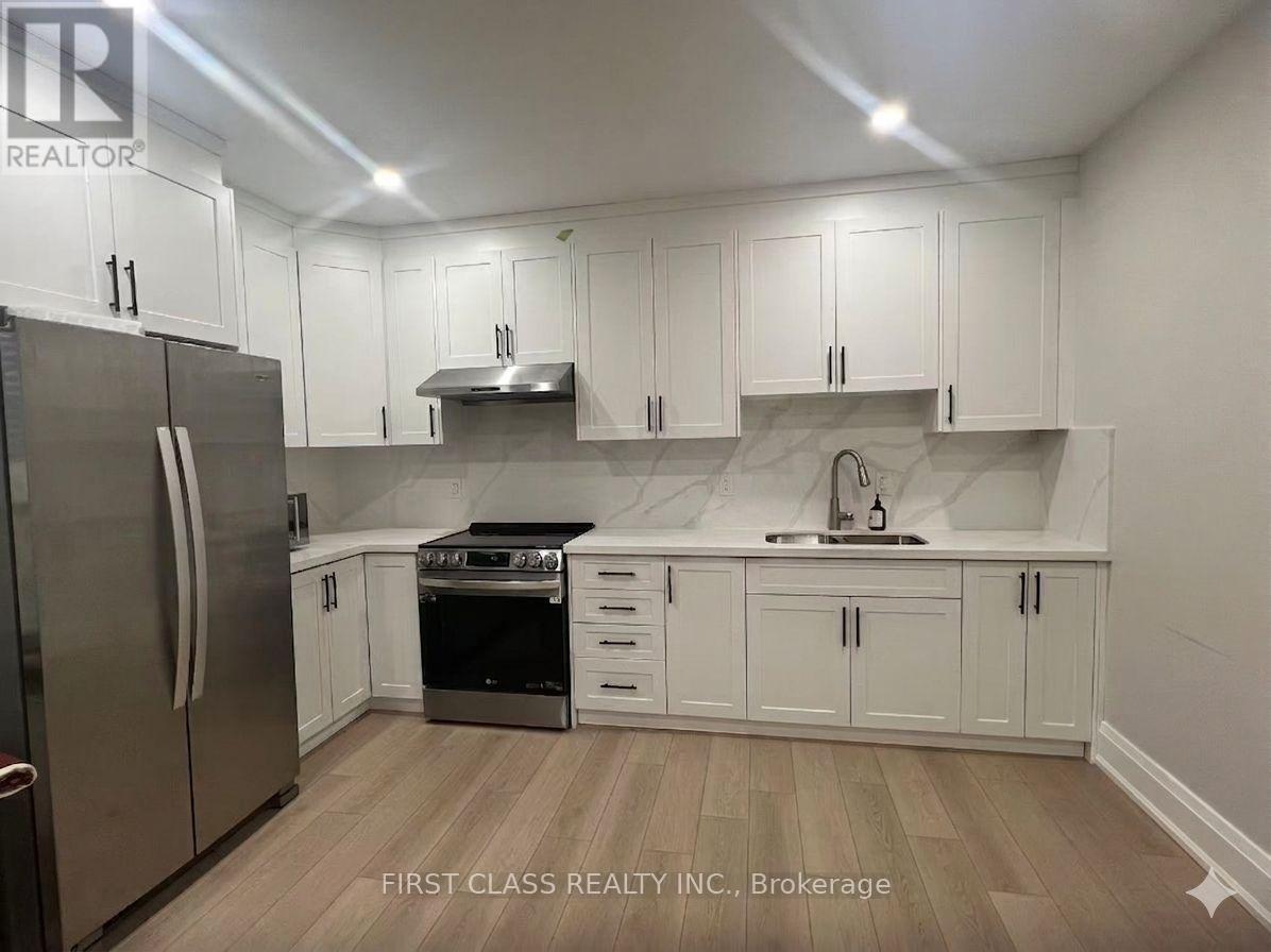 107 Lankin Boulevard, Toronto, Ontario  M4J 4X2 - Photo 2 - E12999222