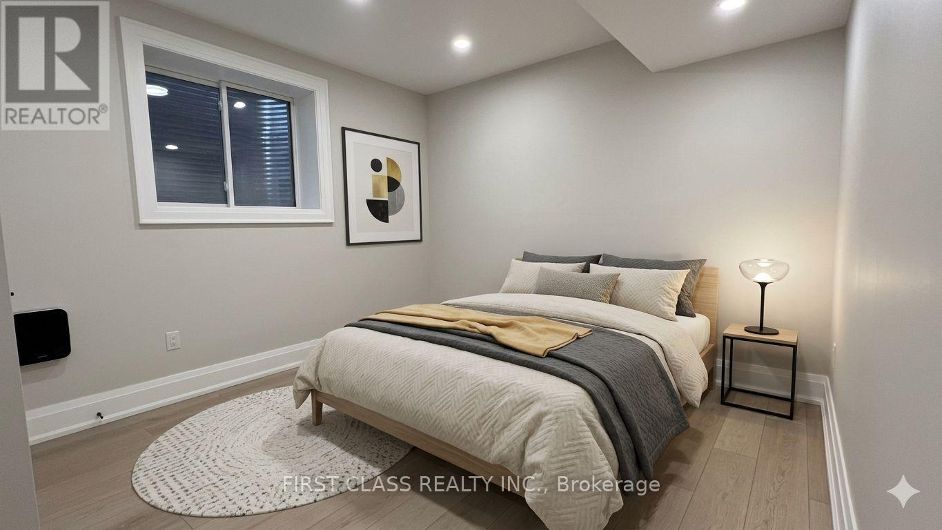 107 Lankin Boulevard, Toronto, Ontario  M4J 4X2 - Photo 4 - E12999222