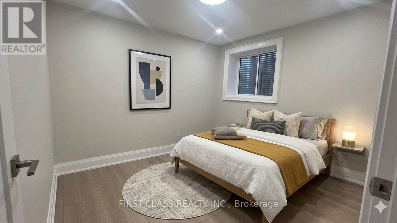 107 Lankin Boulevard, Toronto, Ontario  M4J 4X2 - Photo 5 - E12999222