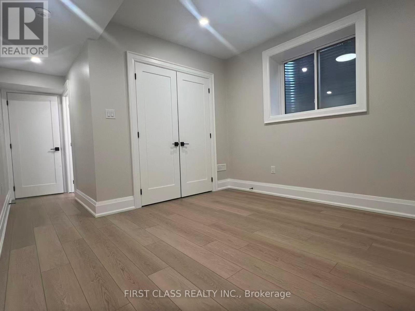 107 Lankin Boulevard, Toronto, Ontario  M4J 4X2 - Photo 7 - E12999222