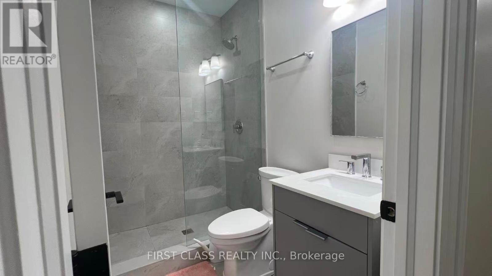 107 Lankin Boulevard, Toronto, Ontario  M4J 4X2 - Photo 8 - E12999222