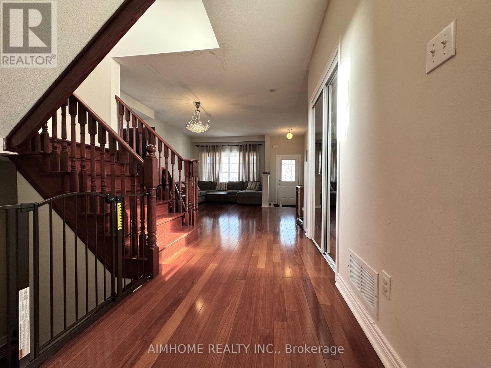 61 Ten Oaks Blvd, Vaughan, Ontario  L4K 5G3 - Photo 5 - N12999212