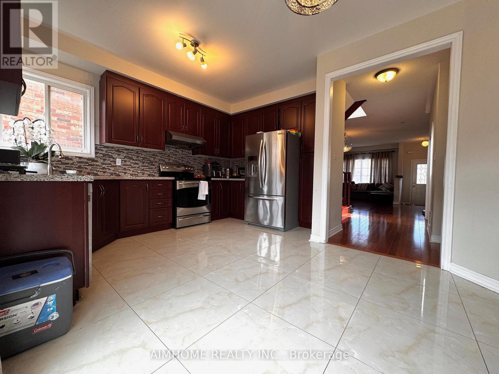 61 Ten Oaks Blvd, Vaughan, Ontario  L4K 5G3 - Photo 6 - N12999212