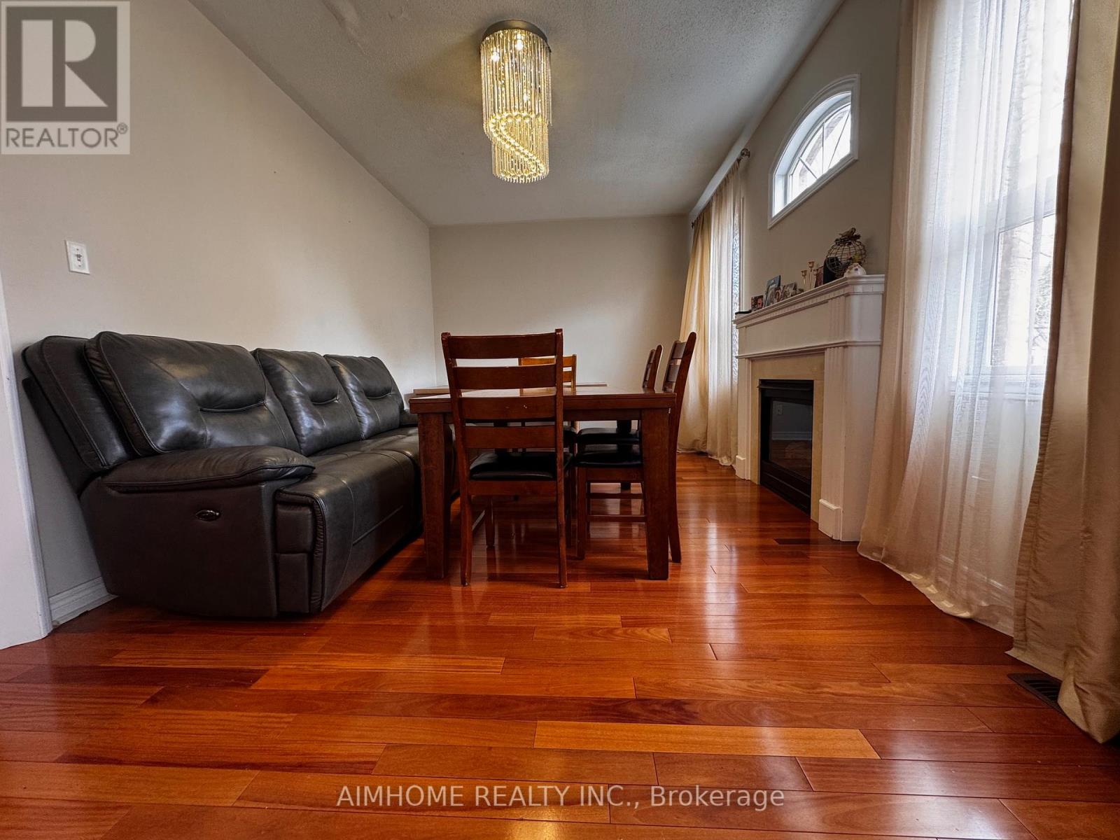 61 Ten Oaks Blvd, Vaughan, Ontario  L4K 5G3 - Photo 8 - N12999212