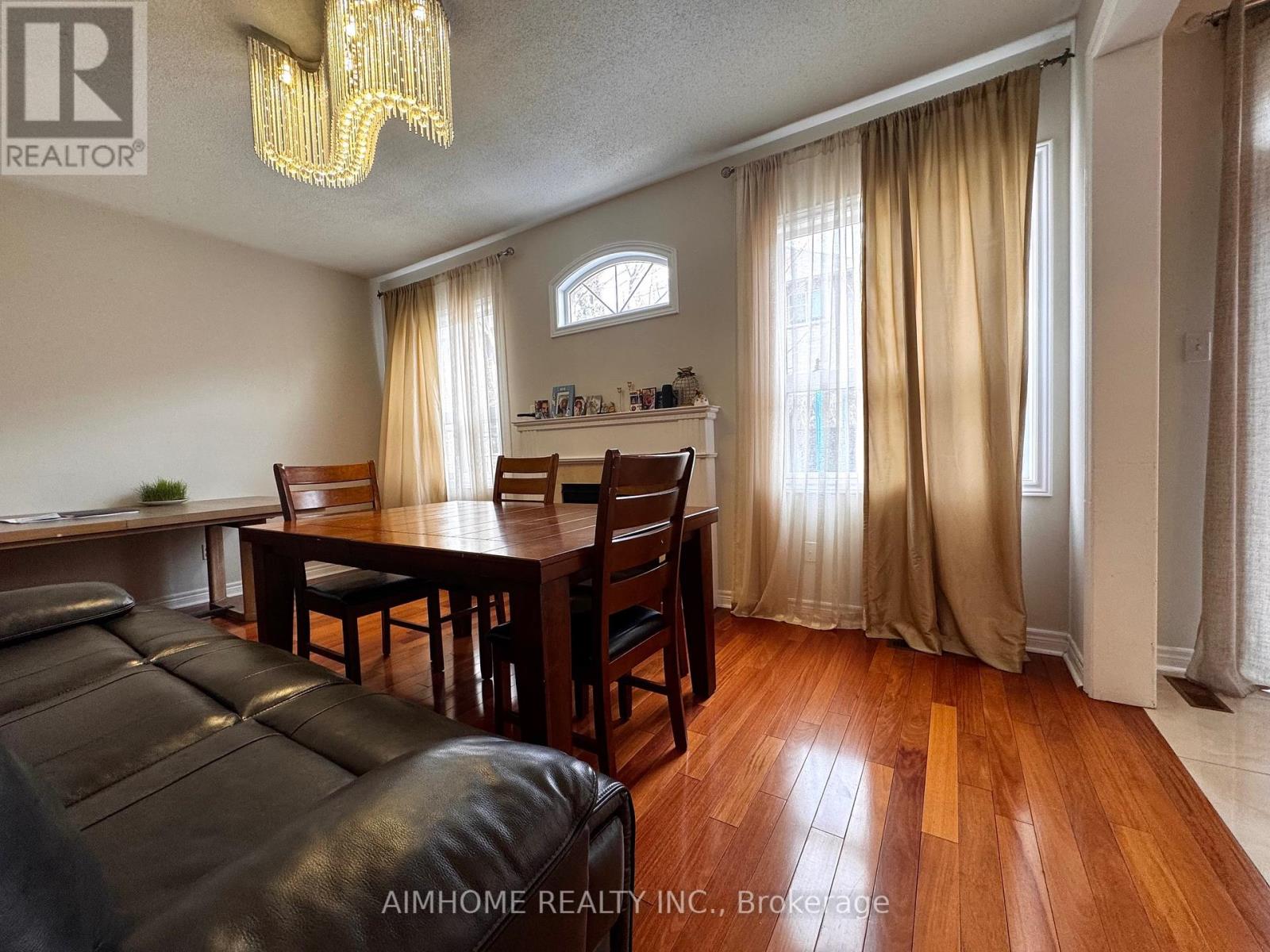 61 Ten Oaks Blvd, Vaughan, Ontario  L4K 5G3 - Photo 9 - N12999212