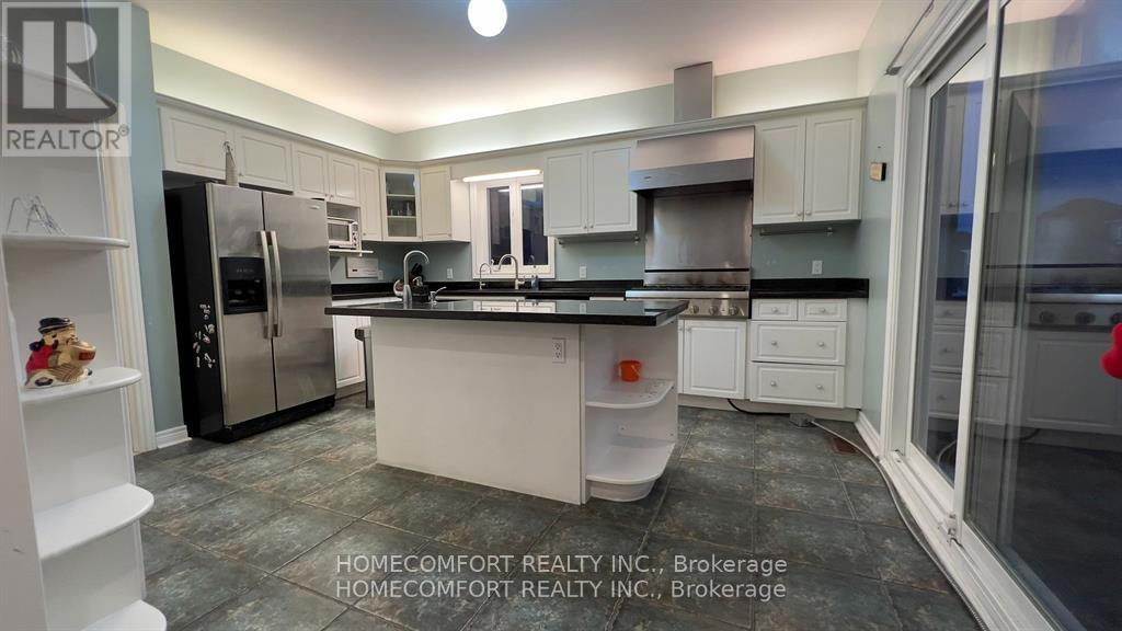 95 Rowland Court, Markham, Ontario  L6C 1X8 - Photo 11 - N12999214