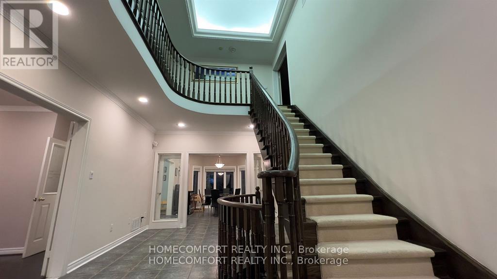 95 Rowland Court, Markham, Ontario  L6C 1X8 - Photo 8 - N12999214