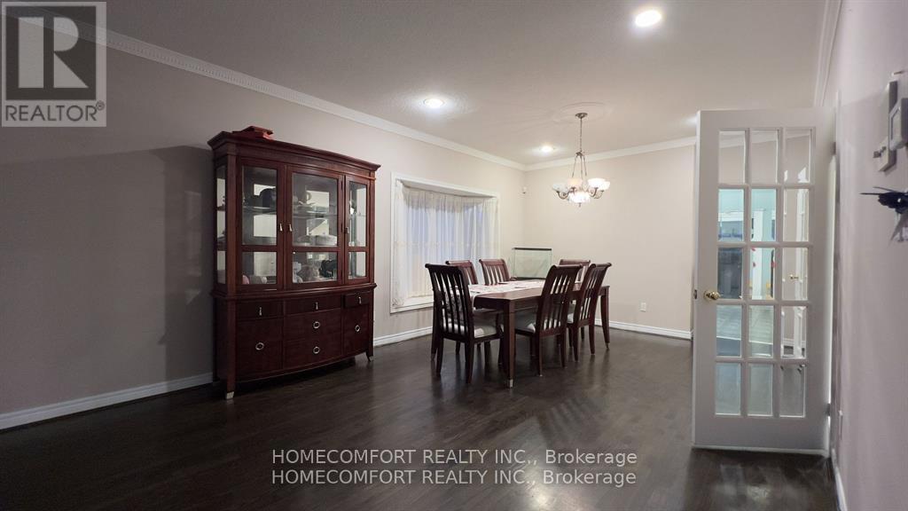 95 Rowland Court, Markham, Ontario  L6C 1X8 - Photo 9 - N12999214