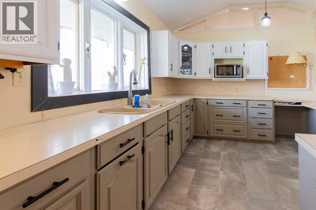 63004a Hwy 5, Welling, Alberta  T0K 2N0 - Photo 14 - A2301411