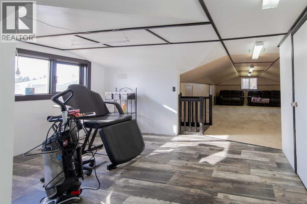 63004a Hwy 5, Welling, Alberta  T0K 2N0 - Photo 37 - A2301411