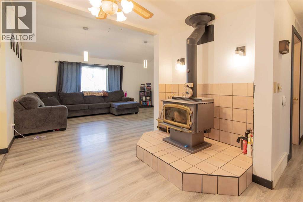 63004a Hwy 5, Welling, Alberta  T0K 2N0 - Photo 8 - A2301411