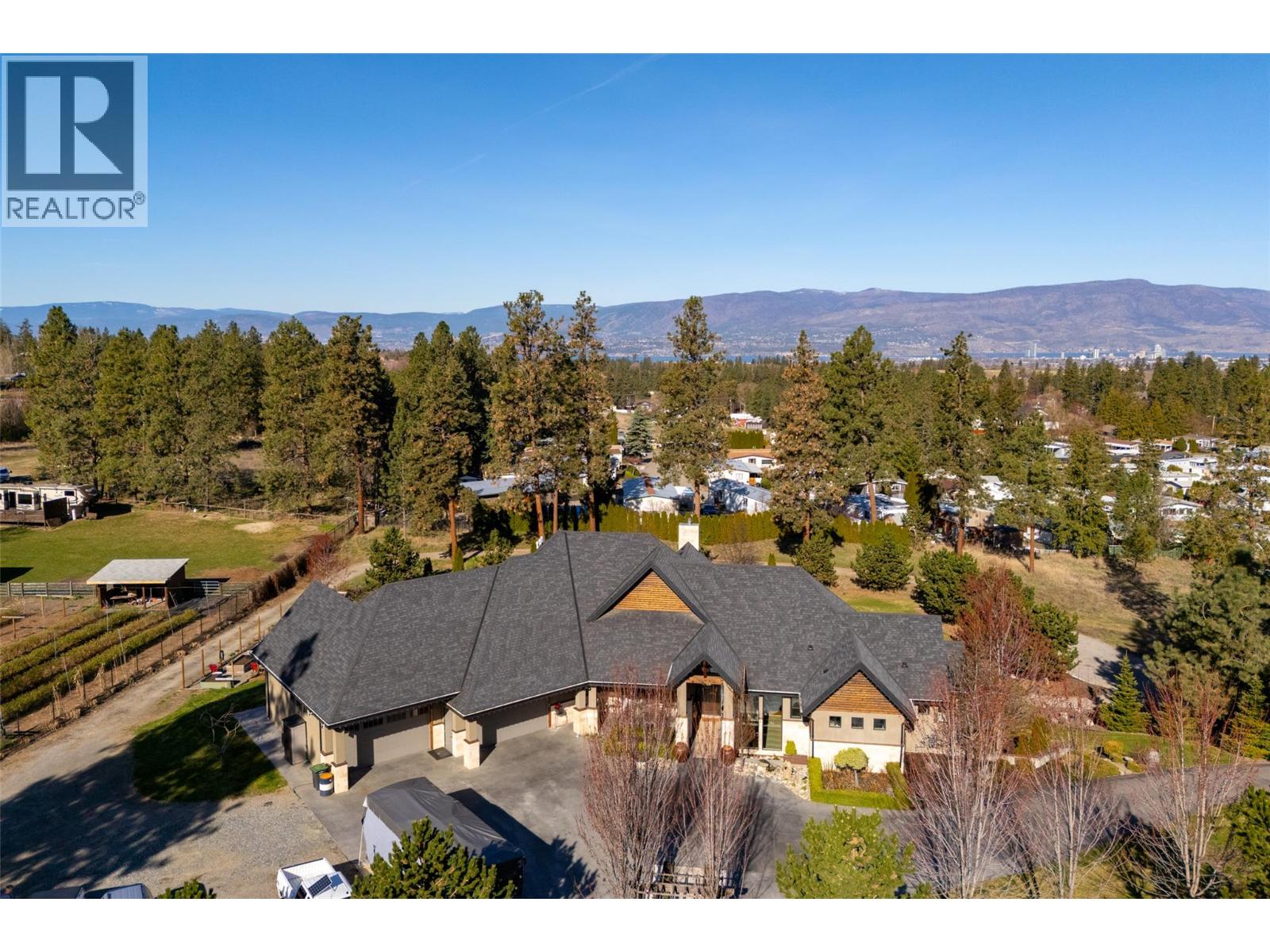 3990 Fairwinds Court, Kelowna, British Columbia  V1W 4G1 - Photo 4 - 10376012