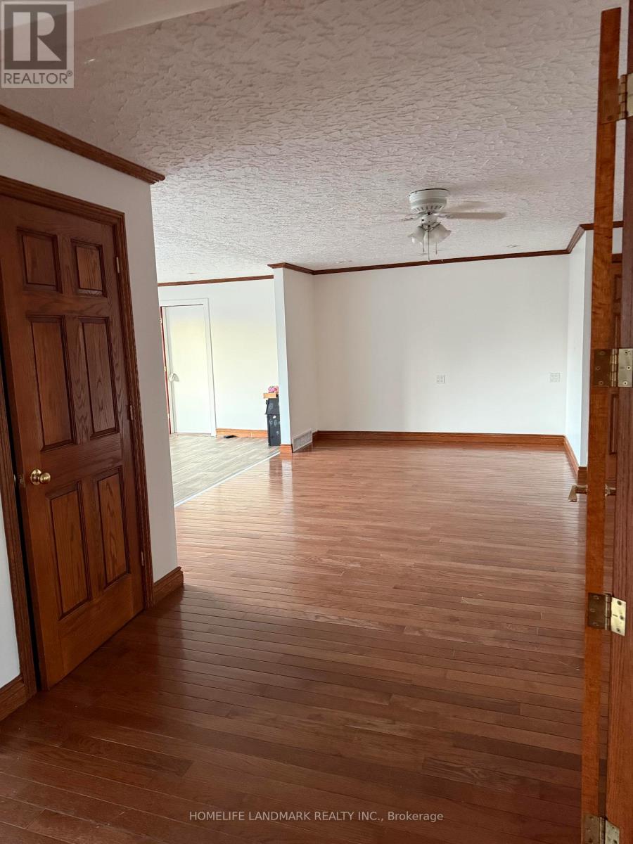 183 Main Street E, Port Colborne, Ontario  L3K 1S5 - Photo 2 - X12999196