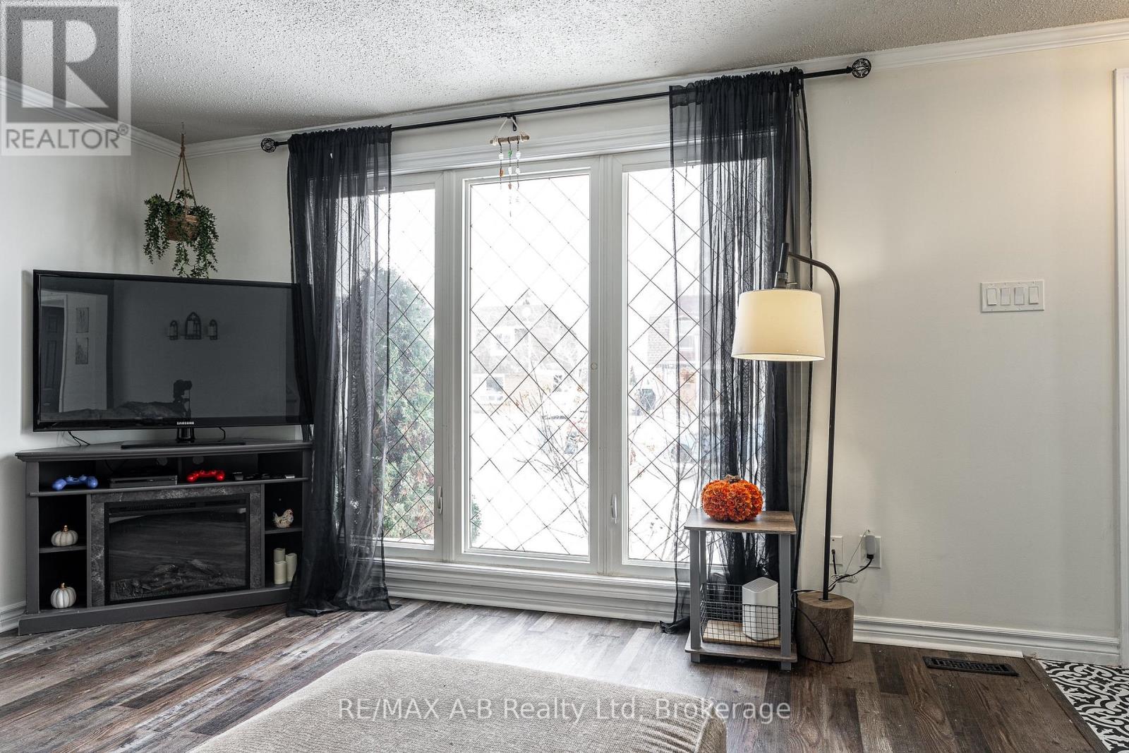 651 Devon Street, Stratford, Ontario  N4Z 1A5 - Photo 10 - X12895614