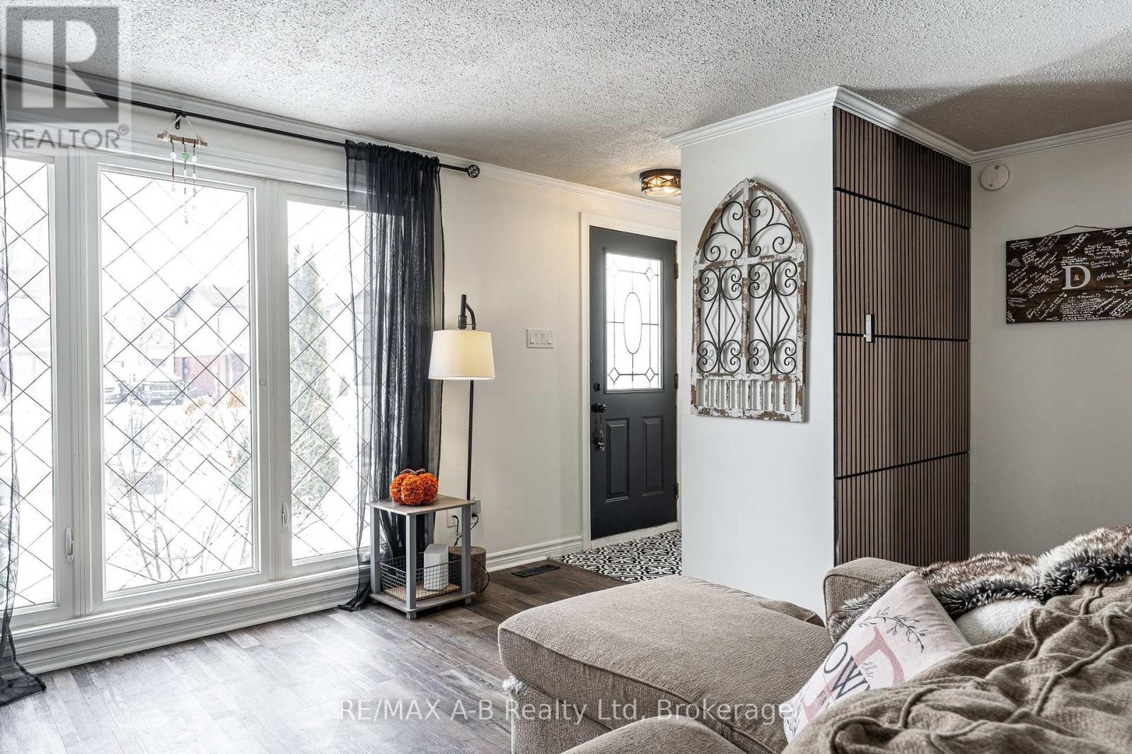 651 Devon Street, Stratford, Ontario  N4Z 1A5 - Photo 11 - X12895614