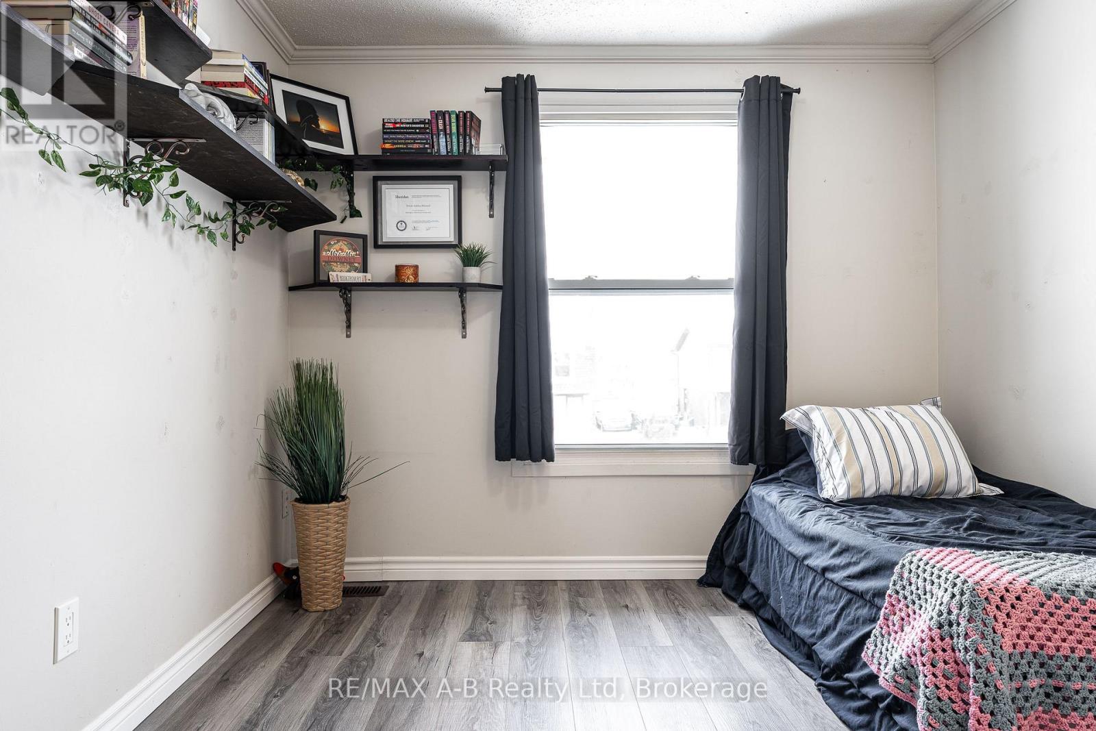 651 Devon Street, Stratford, Ontario  N4Z 1A5 - Photo 27 - X12895614